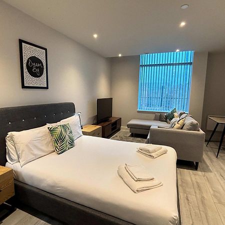 Modern Studio In Bracknell With Free Parking Eksteriør bilde