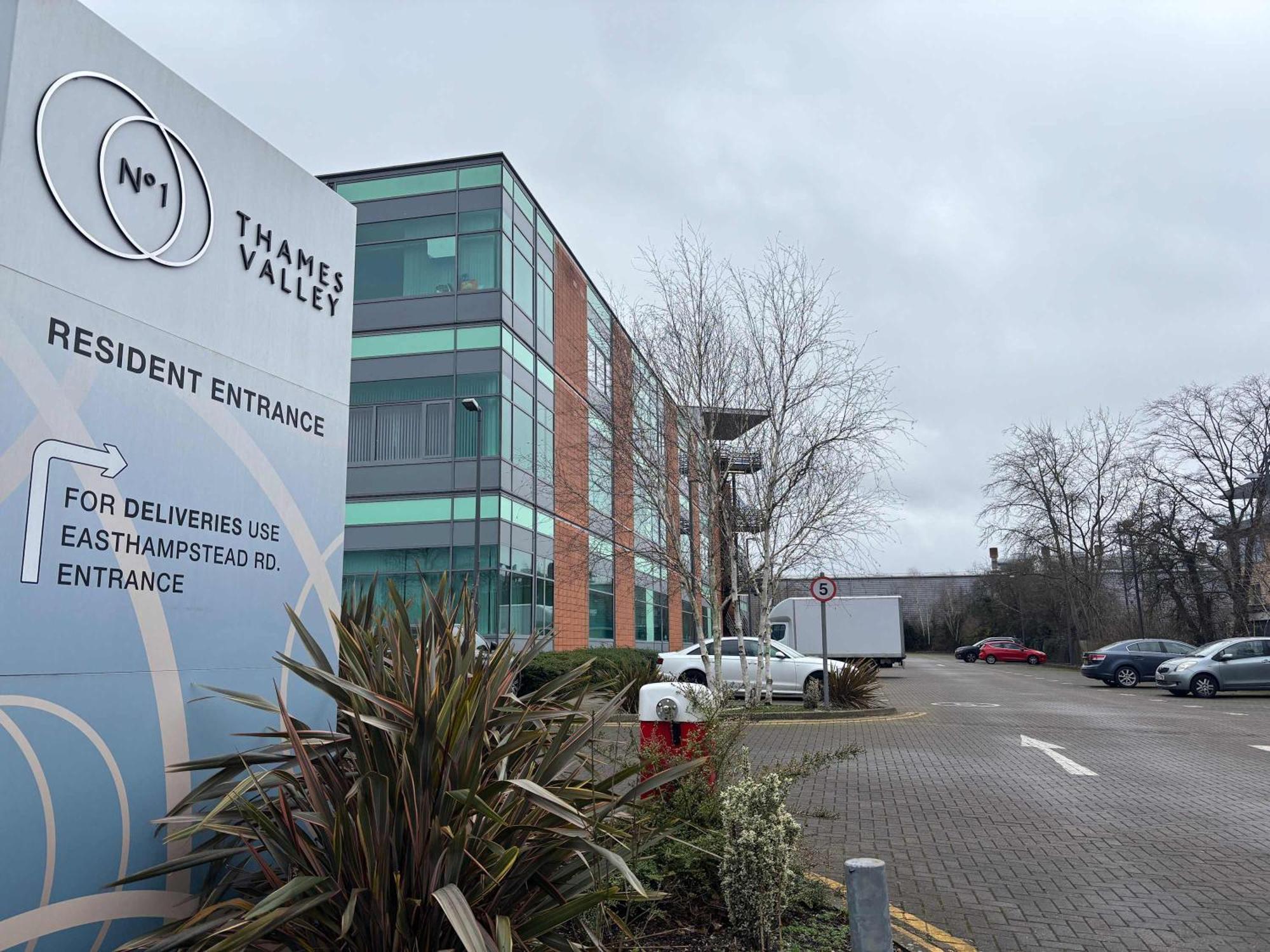 Modern Studio In Bracknell With Free Parking Eksteriør bilde